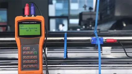 Opération d'installation du débitmètre à ultrasons portable Vidéo